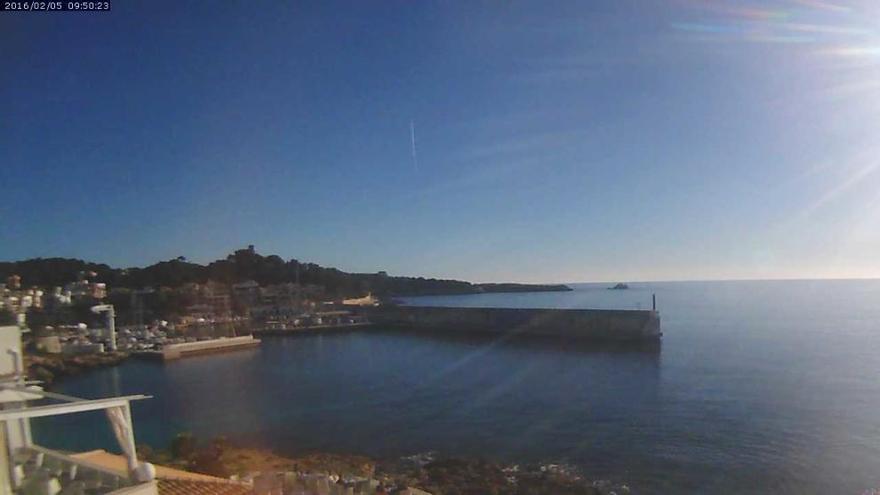 Blauer Himmel über Cala Ratjada am Freitagvormittag (5.2.)