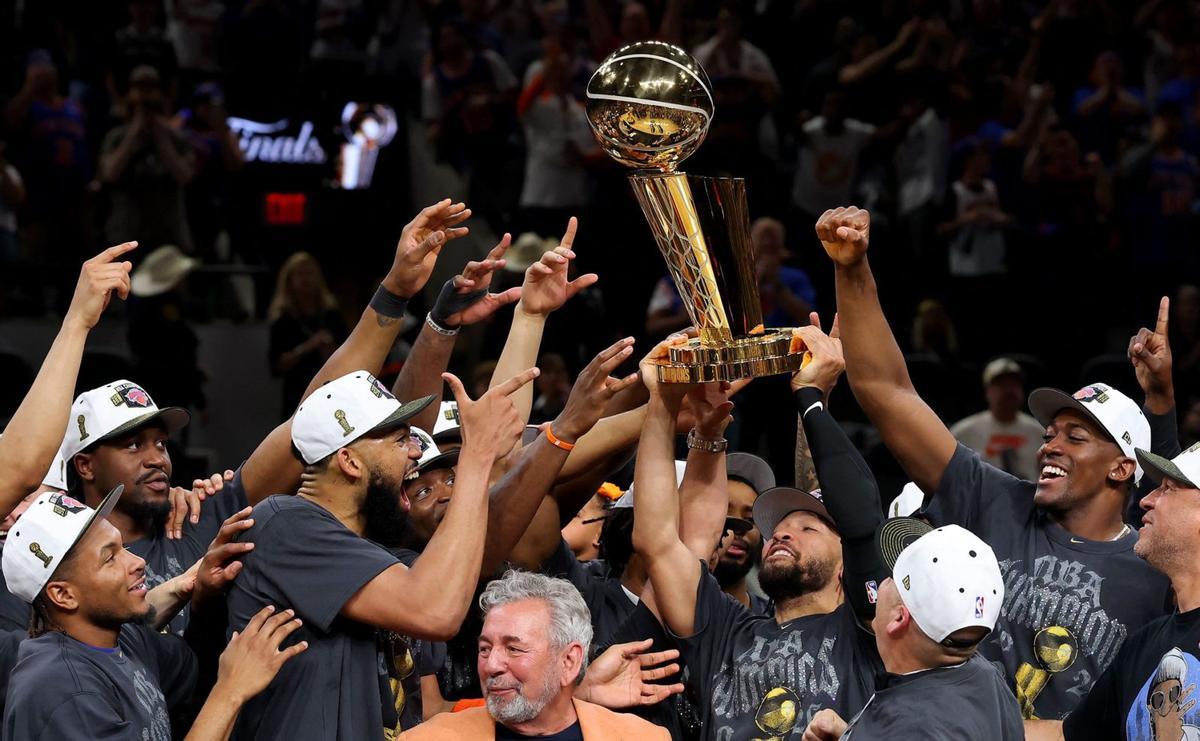 Els Knicks guanyen l’anell de l’NBA 53 anys després