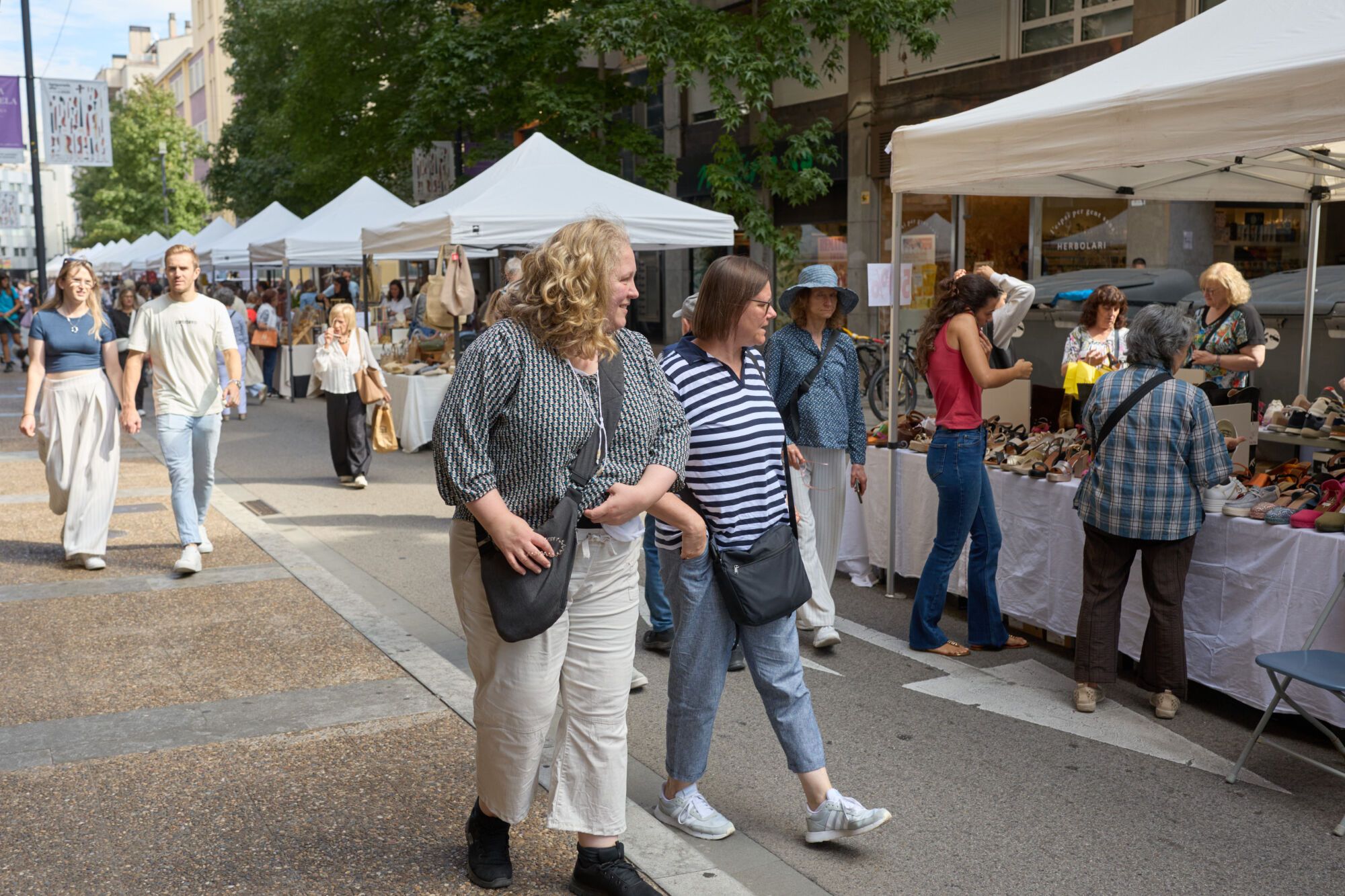 Botiga al carrer al c/ Migdia