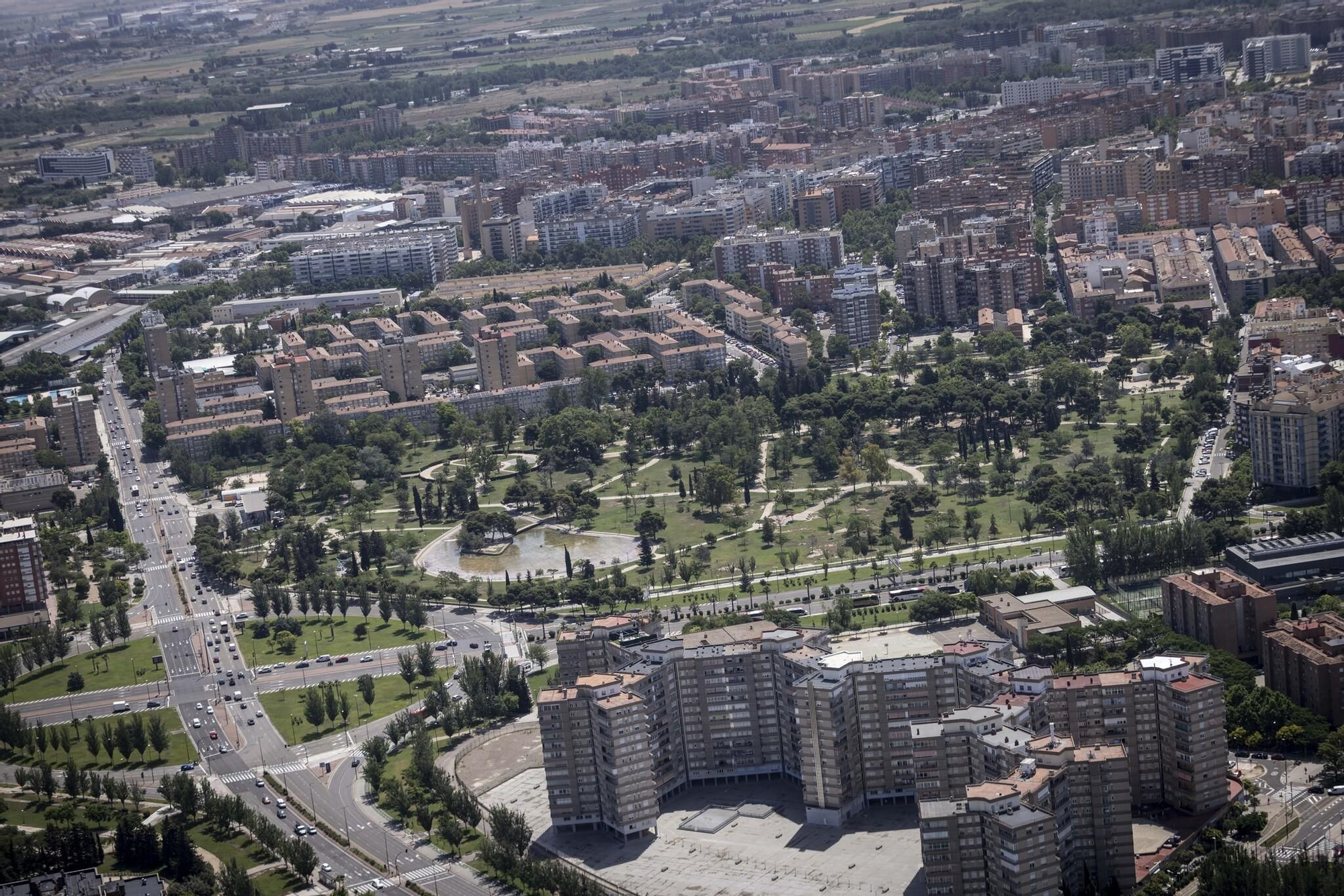 Así se ve Zaragoza desde el helicóptero de la Unidad Aérea de la Policía
