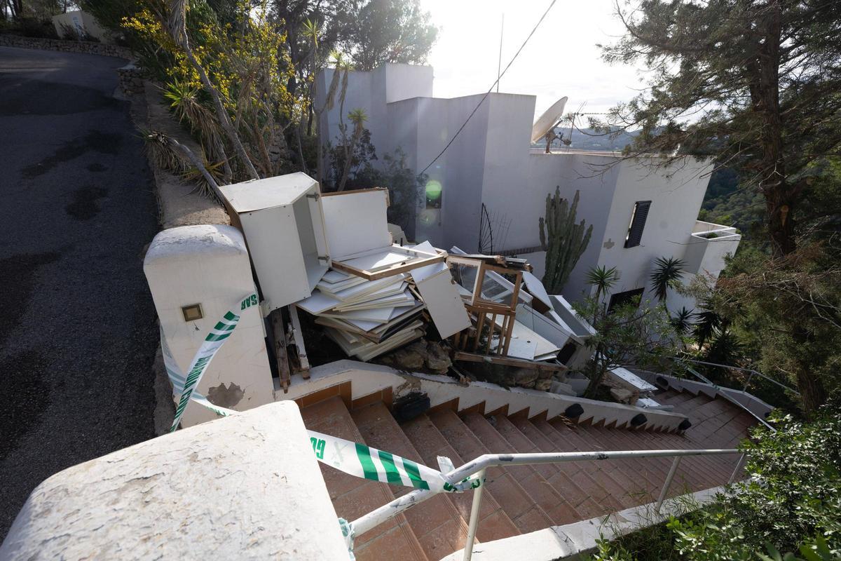 Las imágenes del derrumbe que dejó dos trabajadores heridos en Santa Eulària
