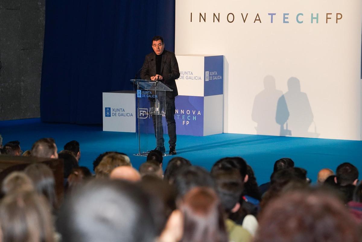 El conselleiro, durante la presentación de los Retos &quot;InnovatechFP&quot;