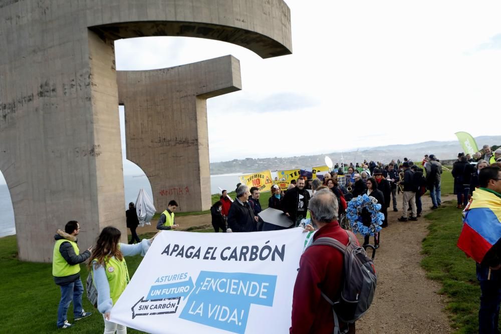 Manifestación "Asturies, un futuro sin carbón" de colectivos ecologistas.