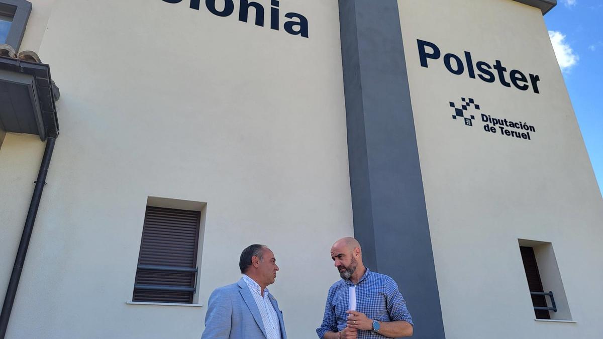 El vicepresidente segundo de la DPT y diputado delegado de la Colonia Polster, Rafael Samper, con el director de la Colonia, Chesus Izquierdo, en la visita a las instalaciones.