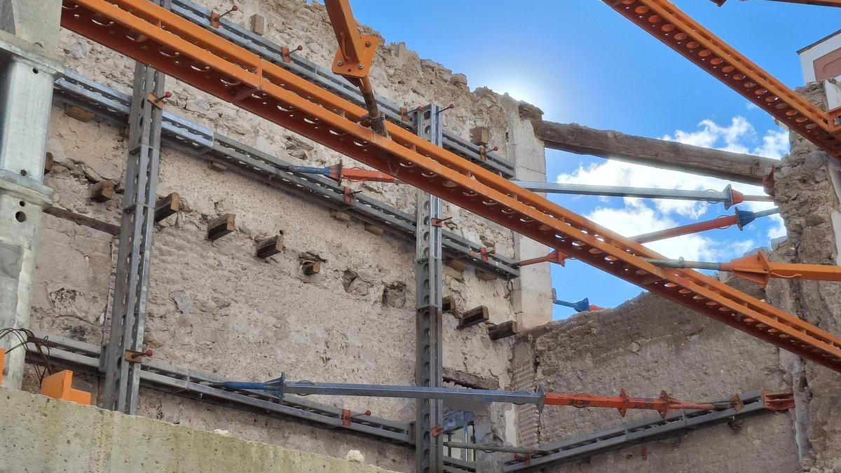 Los muros y paredes de tapial de la Casa dels Xolbi