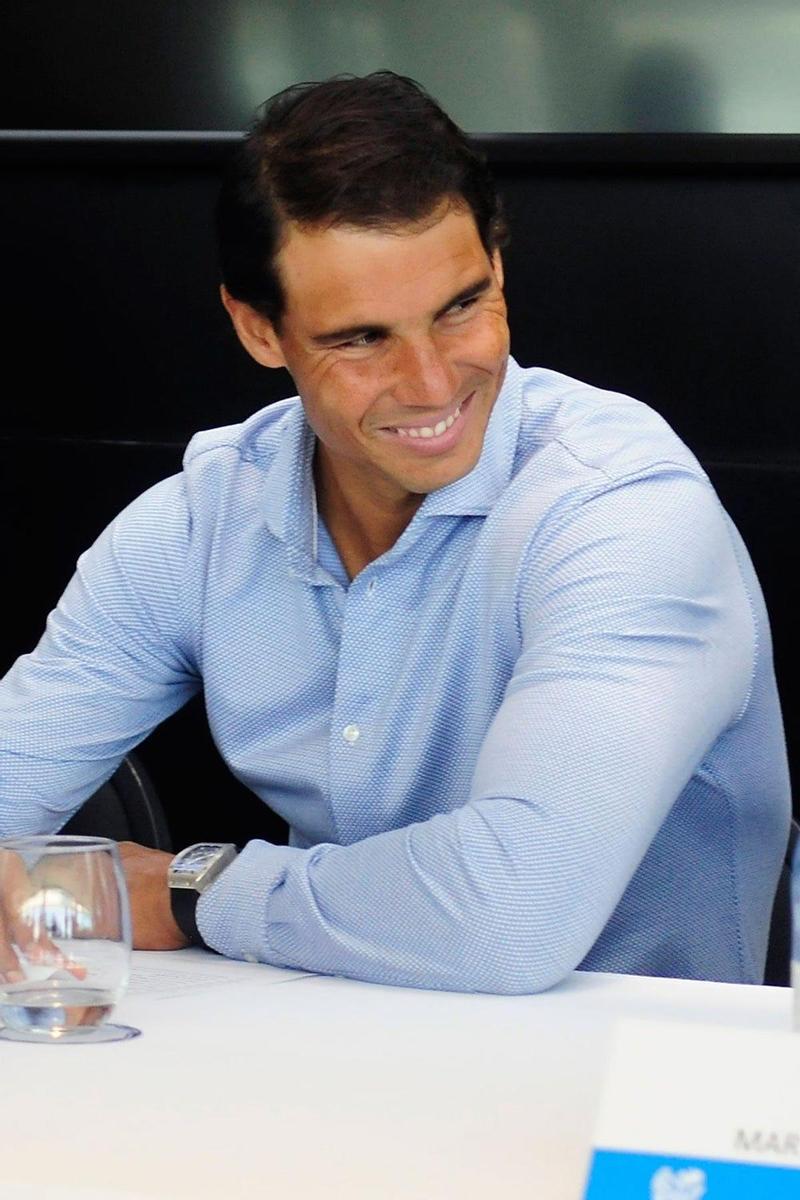 Tenemos la cinta para el pelo que utiliza Rafael Nadal y que aleja el sudor  de los ojos - Showroom