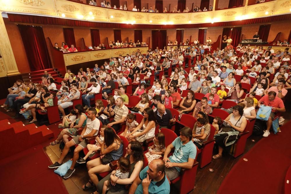 Els escentaris del Teatre Municipal i la Plaça de Pallol es van omplir de públic familiar