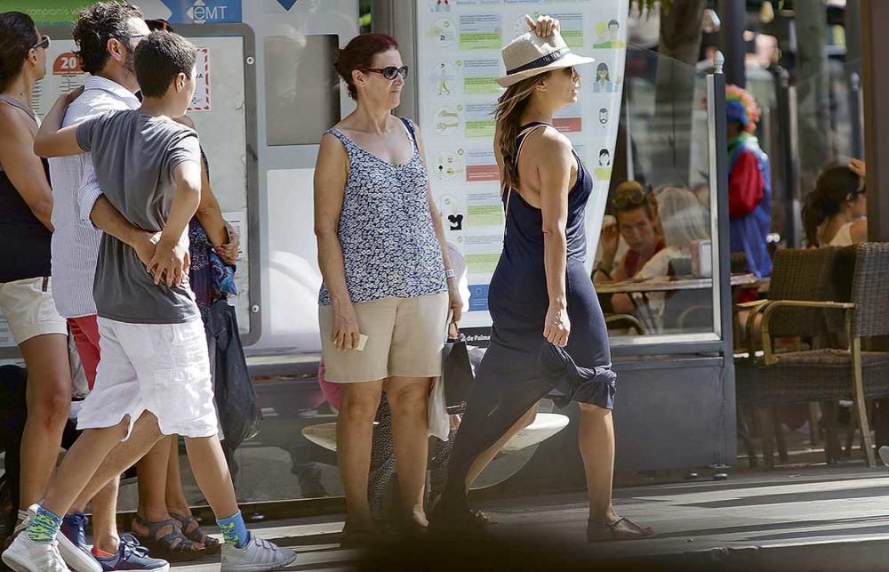 Eva Longoria besichtigt Palma de Mallorca