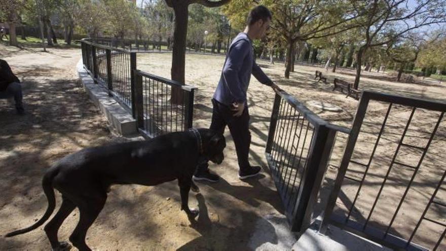 Los horarios para el paseo libre de perros tendrán que esperar. En la imagen, el parque Lo Morant.