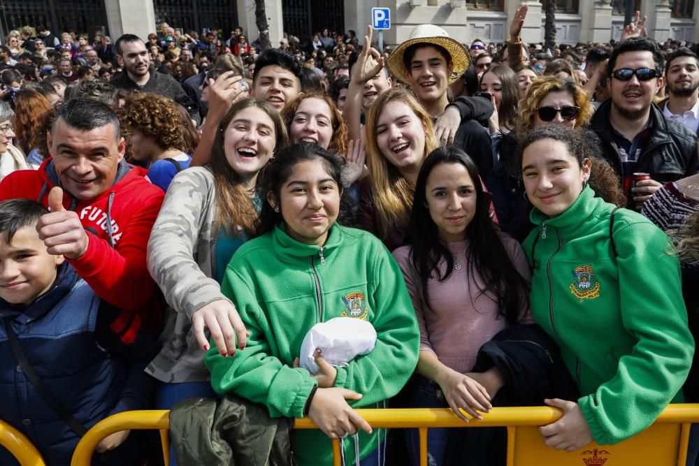 Búscate en la mascletà del 8 de marzo