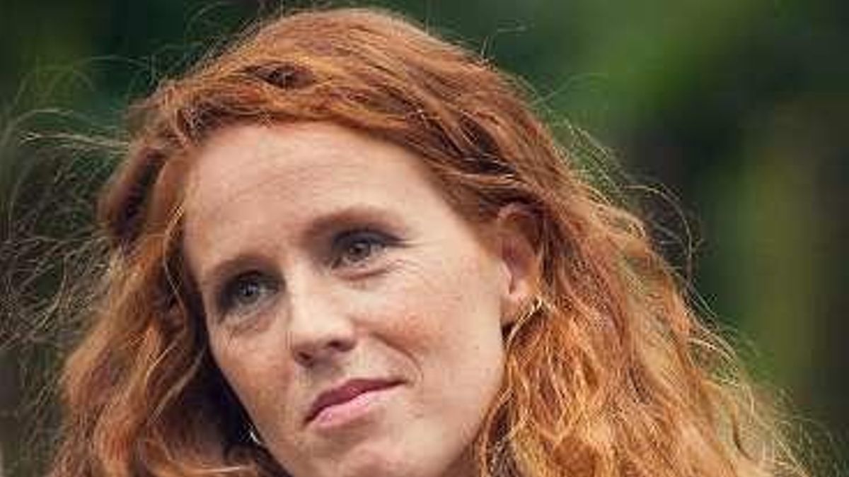 María Castro.