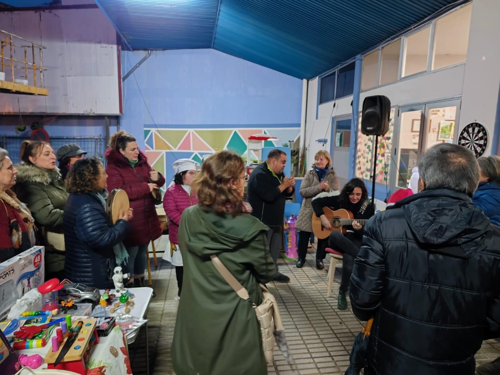 Música, talleres y un sinfín de productos: Raitana inaugura su mercadillo solidario
