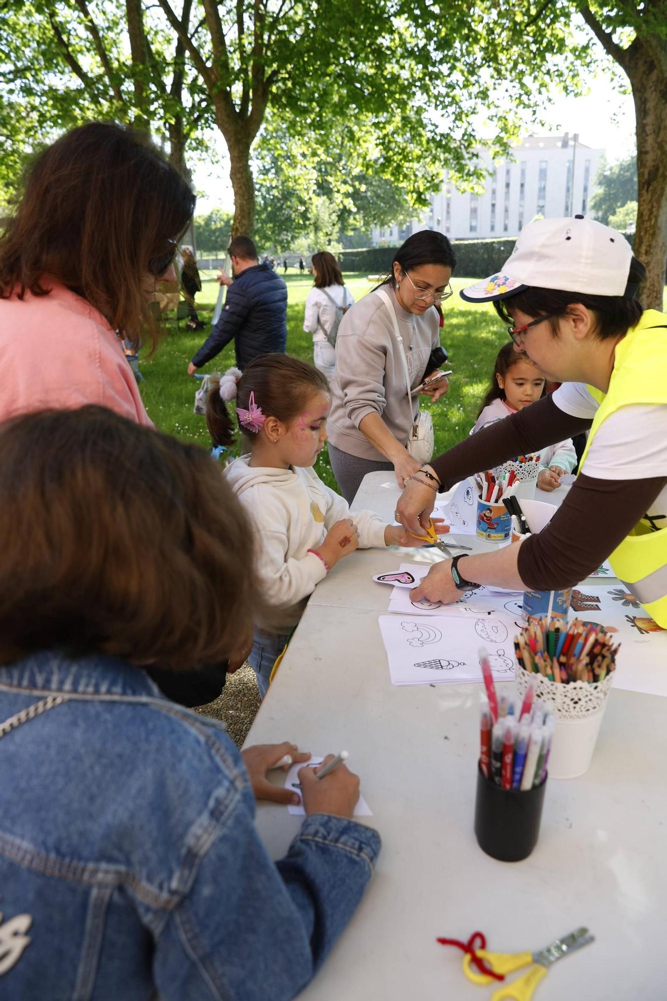 Así fue la fiesta en la zona oeste de Gijón para crear comunidad (en imágenes)