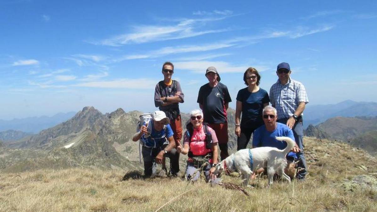 La Colla dels Tres Mil ascendeix la Tossa del Cap de Siscaró