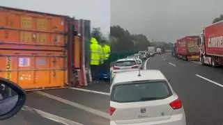 Un aparatoso accidente de camión corta la A-3 en Buñol dirección a València