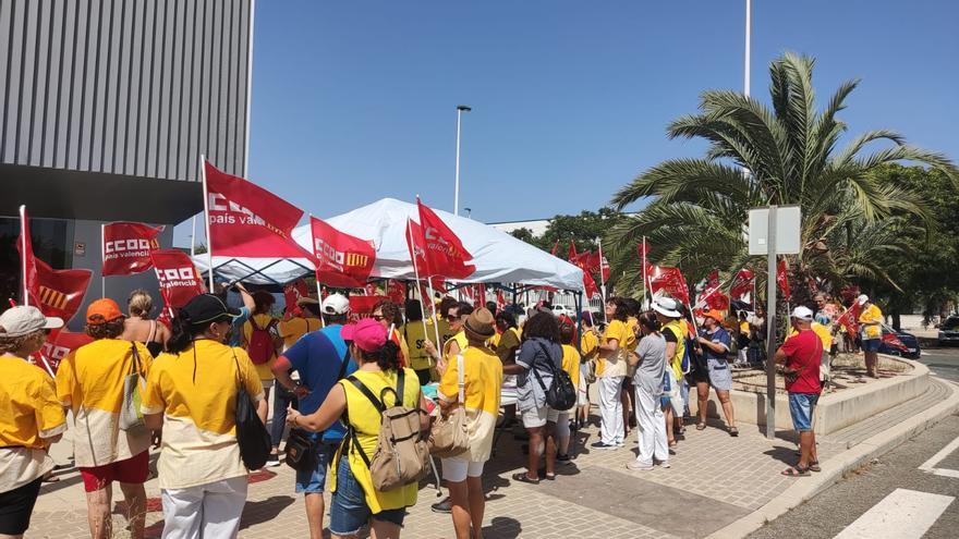 Protesta de trabajadoras de Limpiezas Córdoba