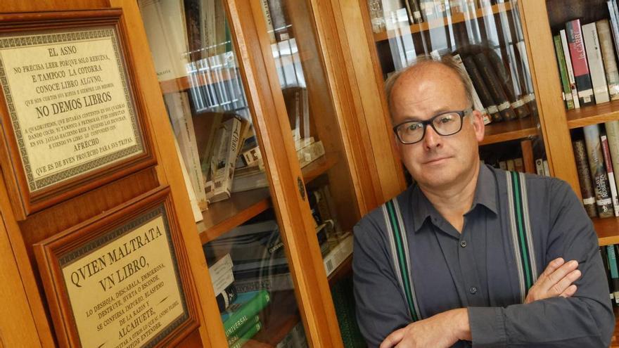 Manuel Jesús Álvarez García, premio Rosario de Acuña: "De la transición se ha perdido la exigencia a nuestros diputados, no se piden responsabilidades"