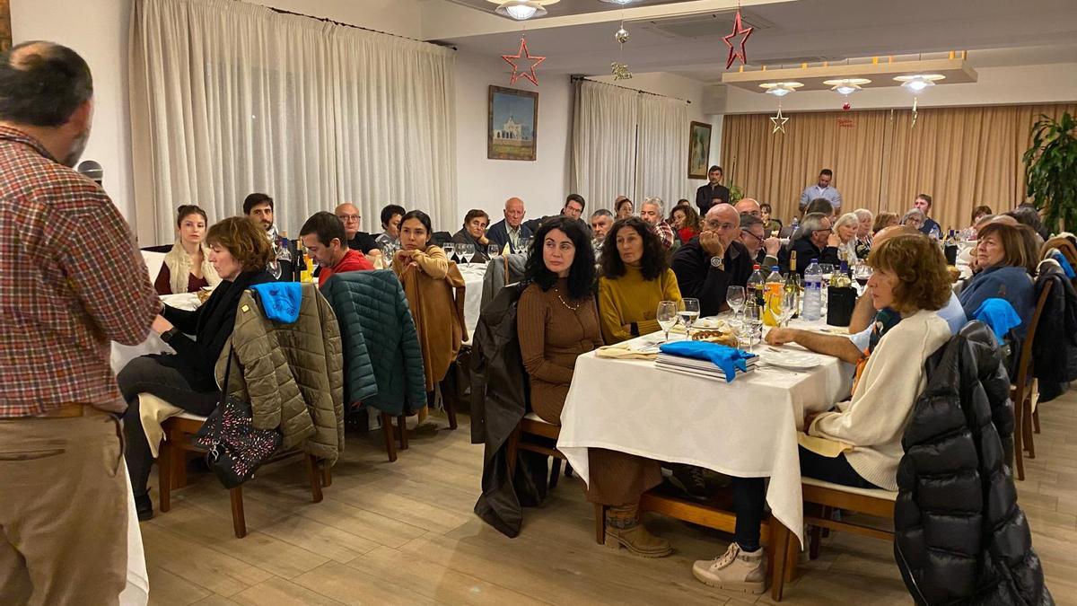 La entrega de premios durante la cena en Sant Rafel