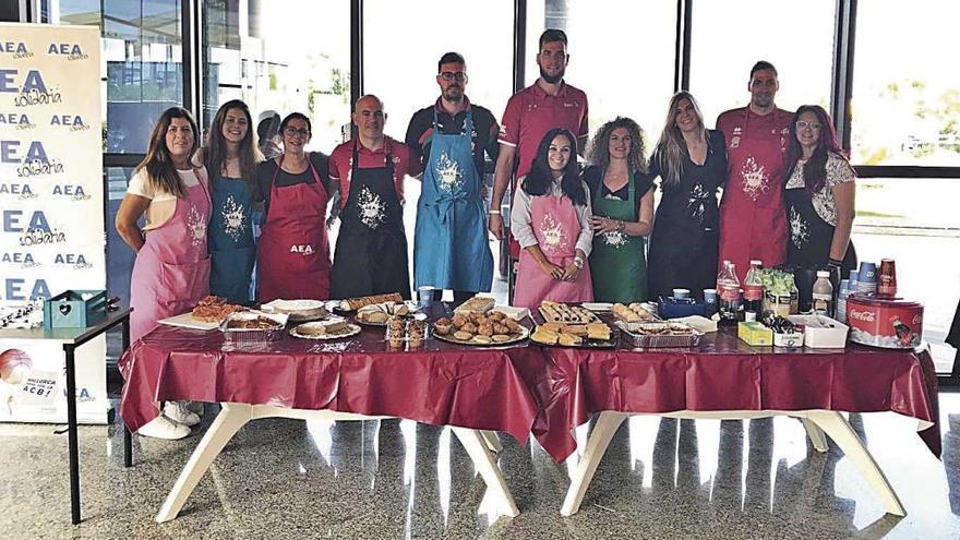 Desayuno solidario  de la ONG  AEA Solidaria