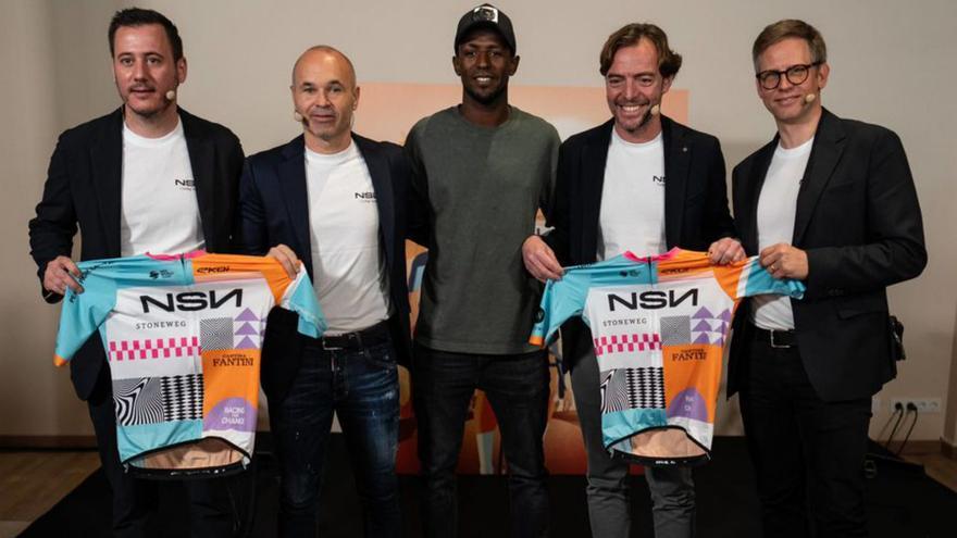 Presentació oficial de l’equip NSN amb Andrés Iniesta.