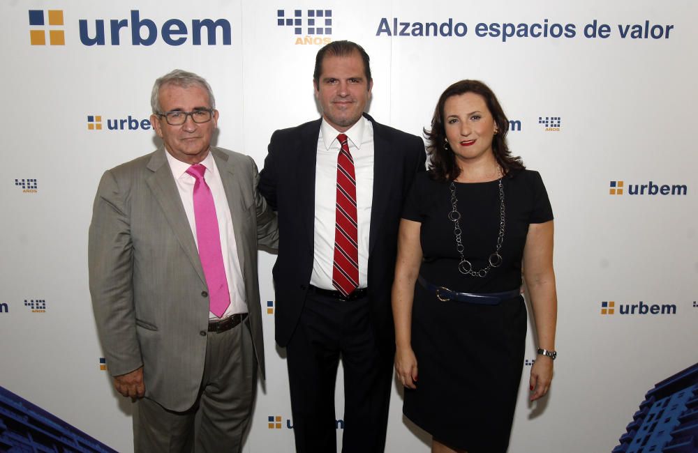 Algunos de los asistentes al 40º aniversario de Urbem.