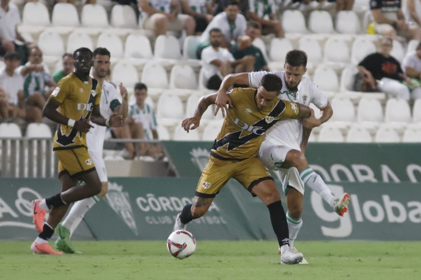 El Córdoba de Segunda se presenta ante su afición