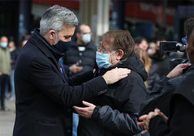 Font llegando al Camp Nou para ejercer su derecho a voto