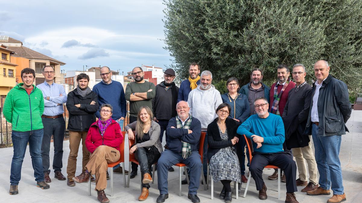 El alcalde de Benlloc, Àngel Ribés (a la derecha de todo), con algunos de los conferenciantes que participarán en las jornadas.