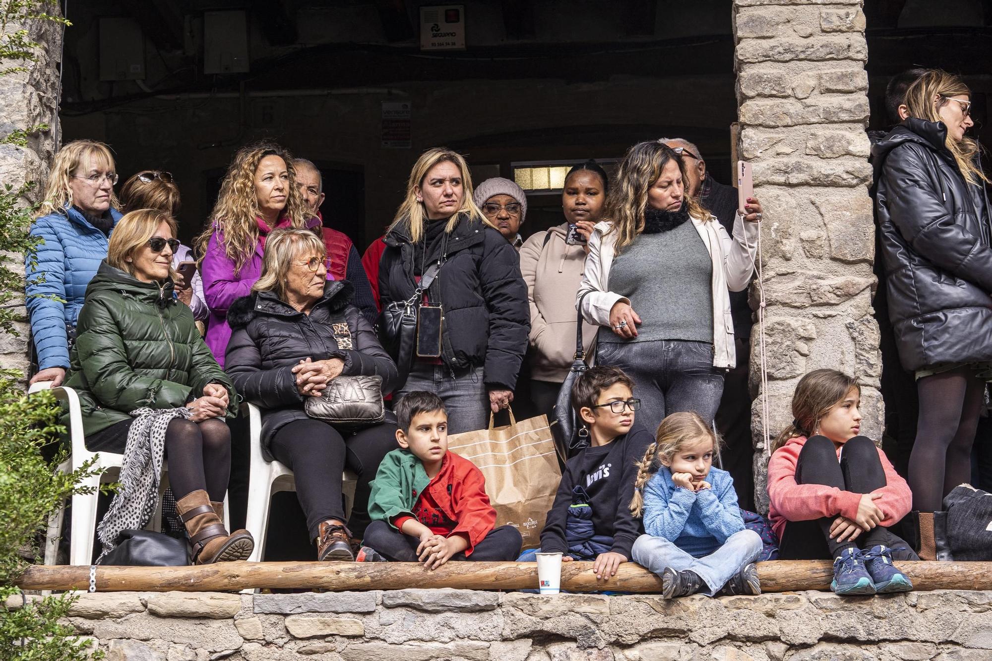 Bagà cuina el seu popular arròs per 2.500 persones