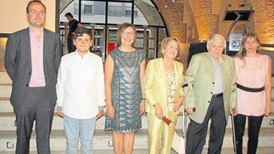 Benicarló homenajea a Benito Foix, Carmen Jovaní y, a título póstumo, al músico Paco Albiol