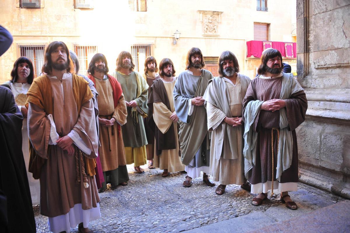 Parte del Apostolado, a punto de acceder a la basílica