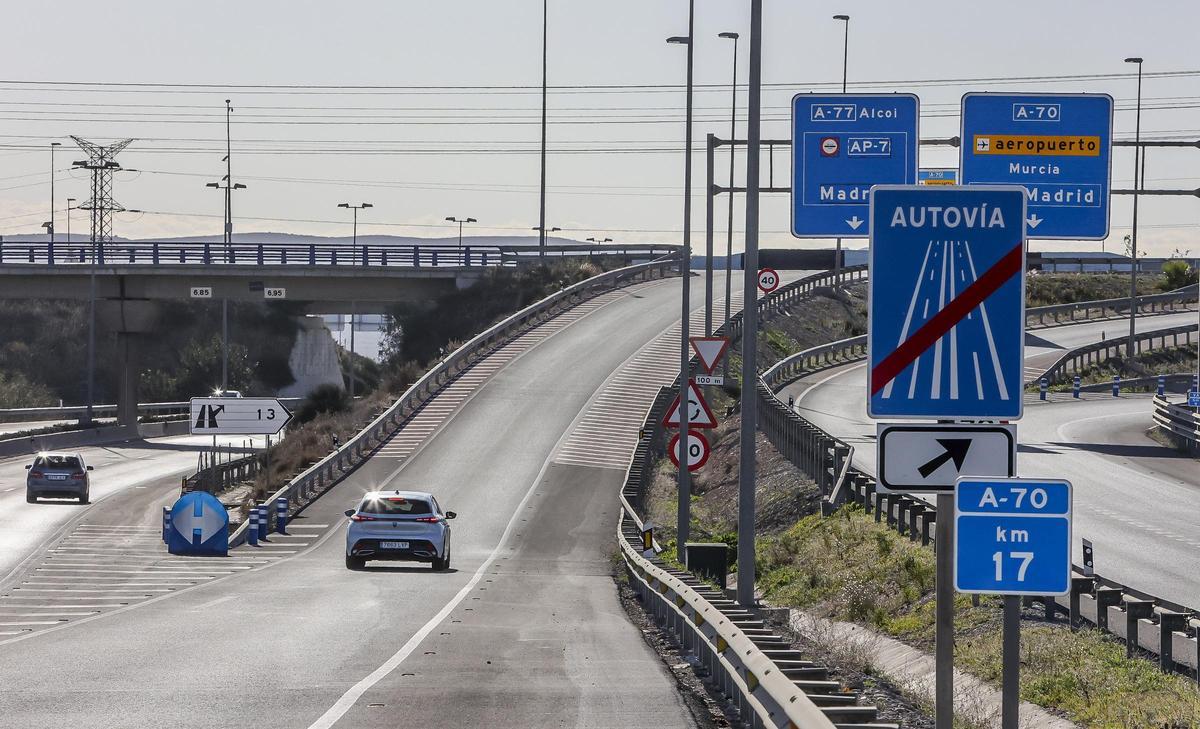 Enlace entre la A-70 y la A-77 en una atípica jornada tranquila.