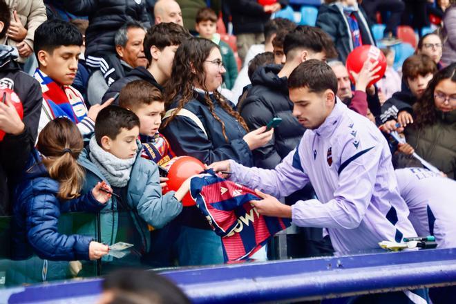 Entrenamiento a puertas abiertas del Levante UD