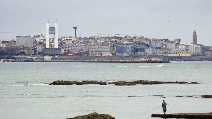 Vista general de la ciudad de A Coruña tomada desde Santa Cruz.