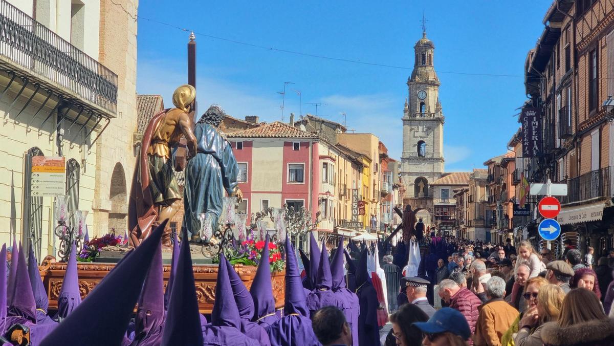 GALERÍA | Toro se rinde ante la procesión de Jesús Nazareno y Ánimas de la Campanilla