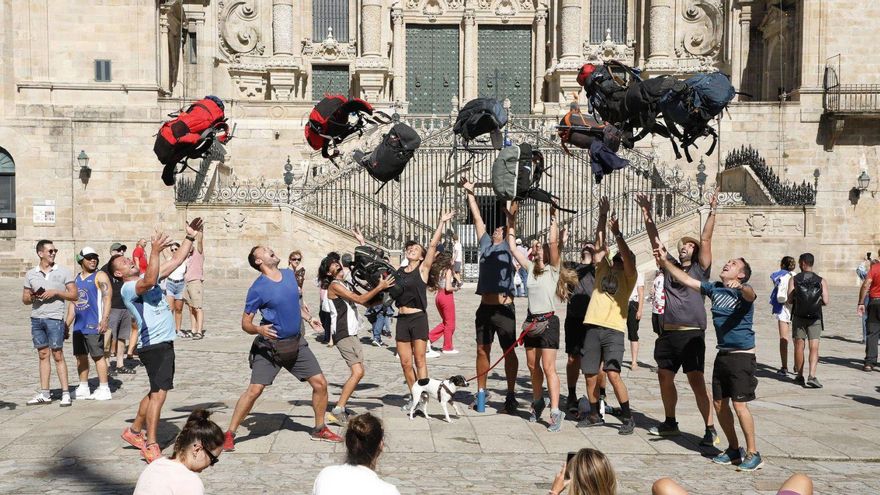 Peregrinos en la plaza del Obradoiro.