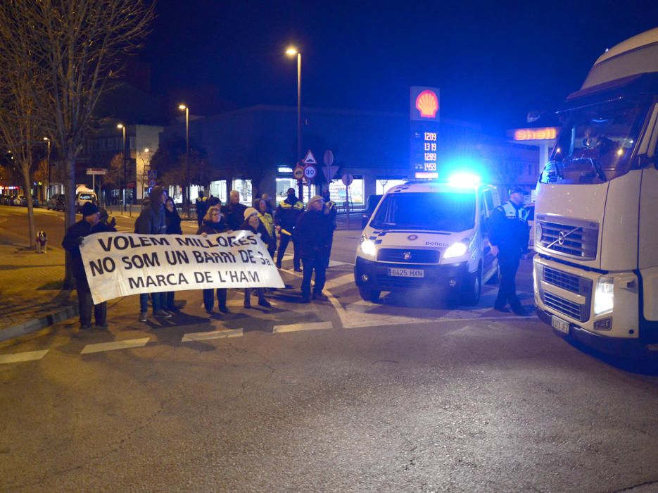 Manifestació dels veïns de la Marca de l'Ham per reclamar més seguretat