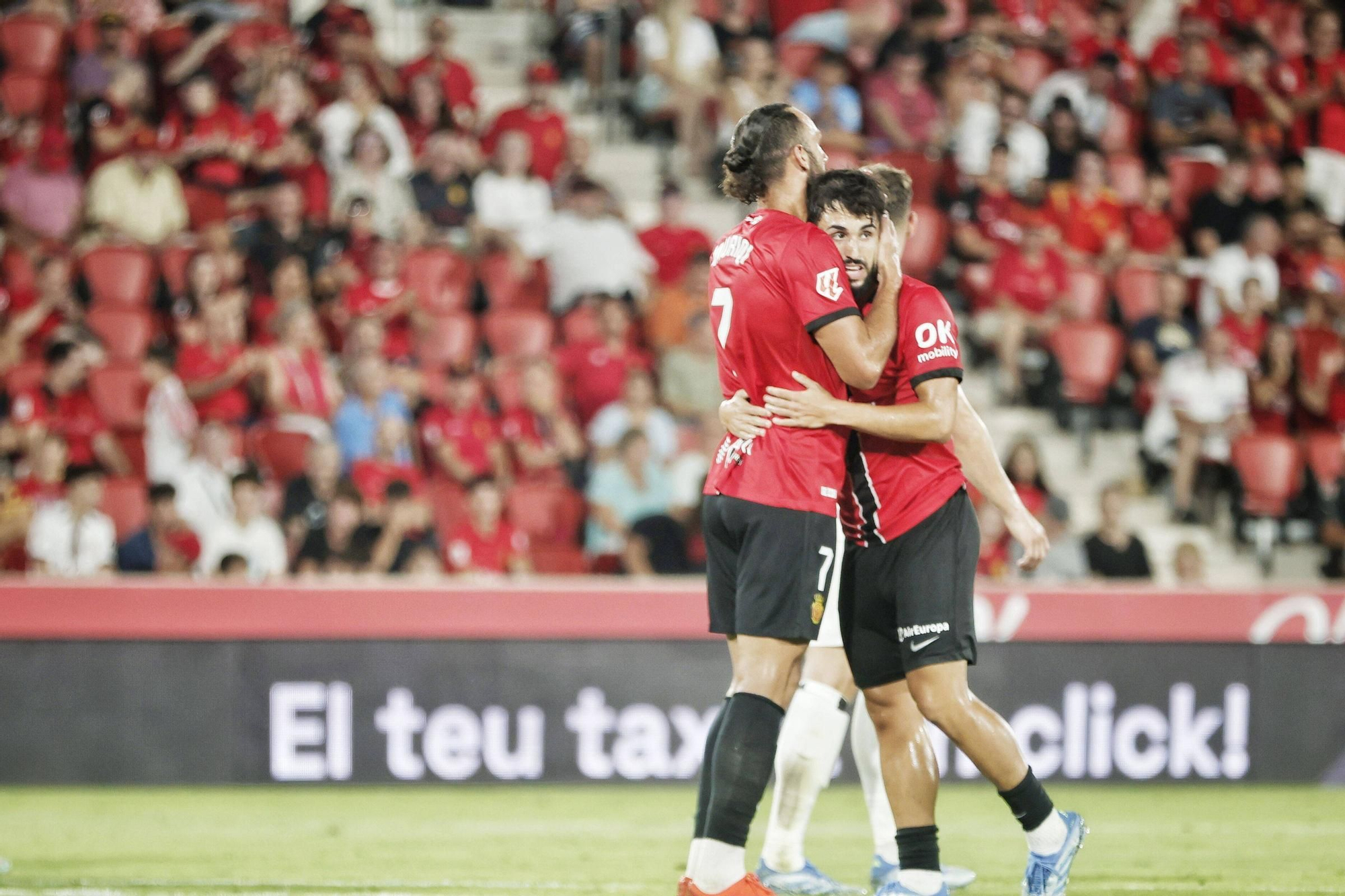 FOTOS | El Mallorca gana el Trofeu Ciutat de Palma al derrotar al Hamburgo