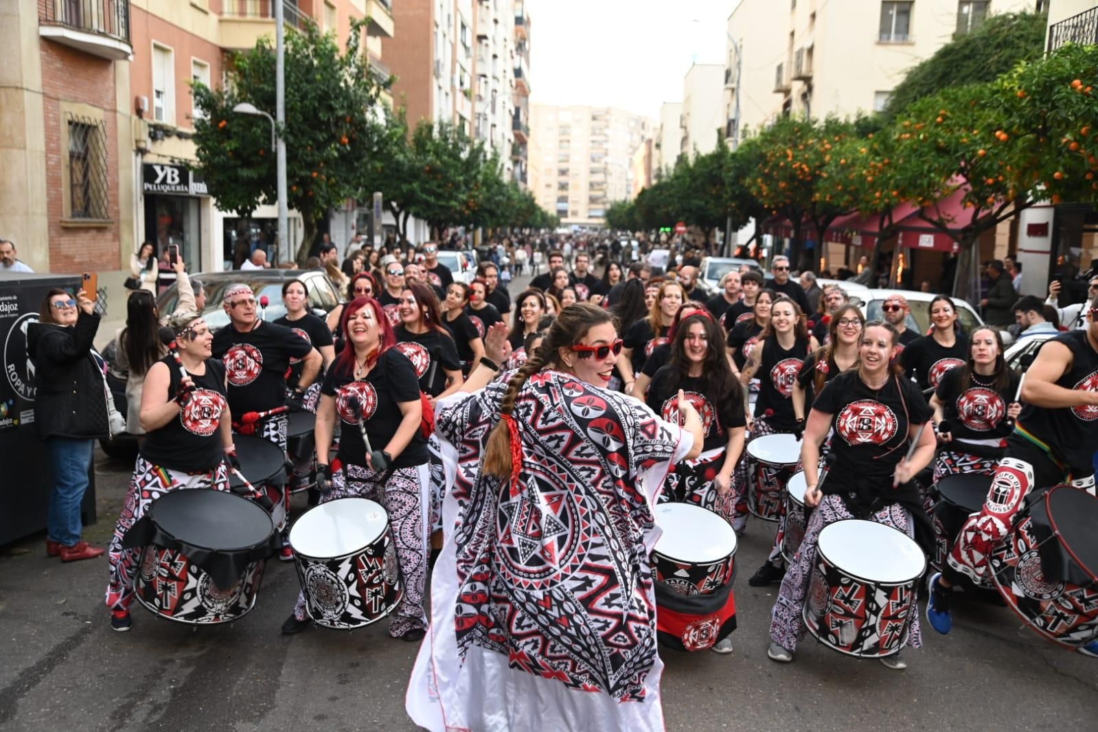 GALERÍA | Las Candelas de Santa Marina preludian el Carnaval de Badajoz