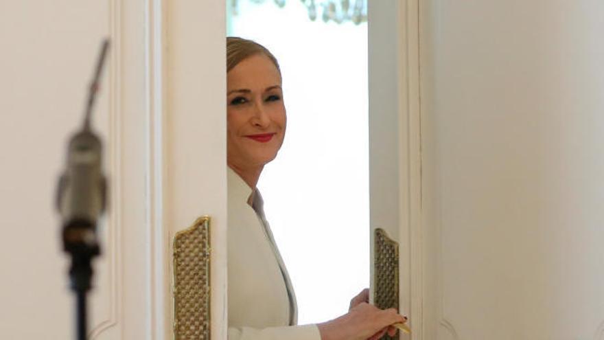 Cifuentes 'planta' a la jueza por fuertes migrañas