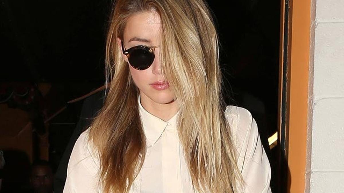 Amber Heard llega tarde a declarar por su divorcio de Johnny Depp