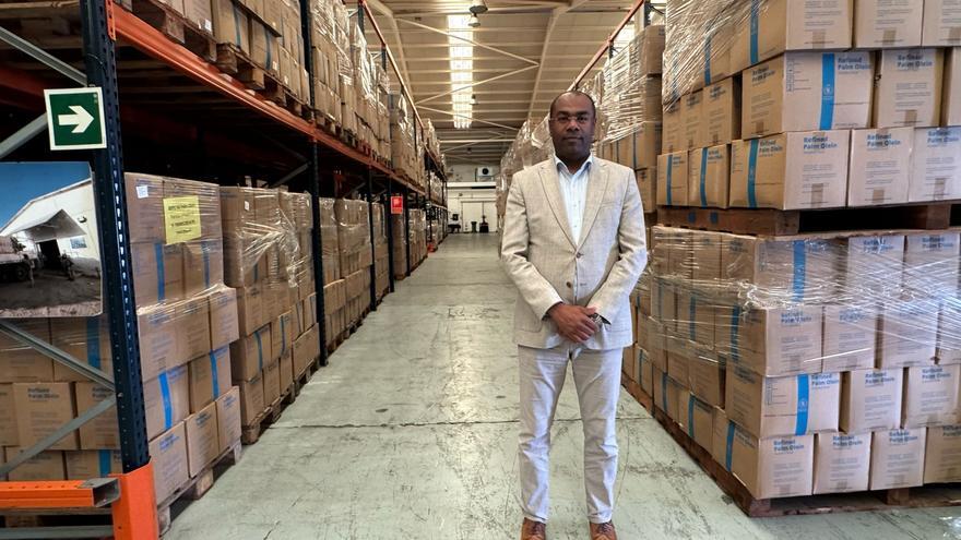 Mohamed Nasser, director de la base logística del Programa Mundial de Alimentos en Las Palmas: «La situación política mundial ha reducido las donaciones»