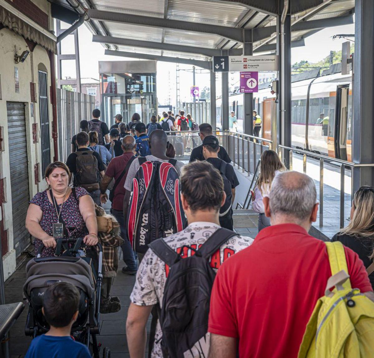 Renfe ha invertit 75 milions en quatre anys a les estacions de Rodalies Renfe ha invertit 75 milions en quatre anys a les estacions de Rodalies