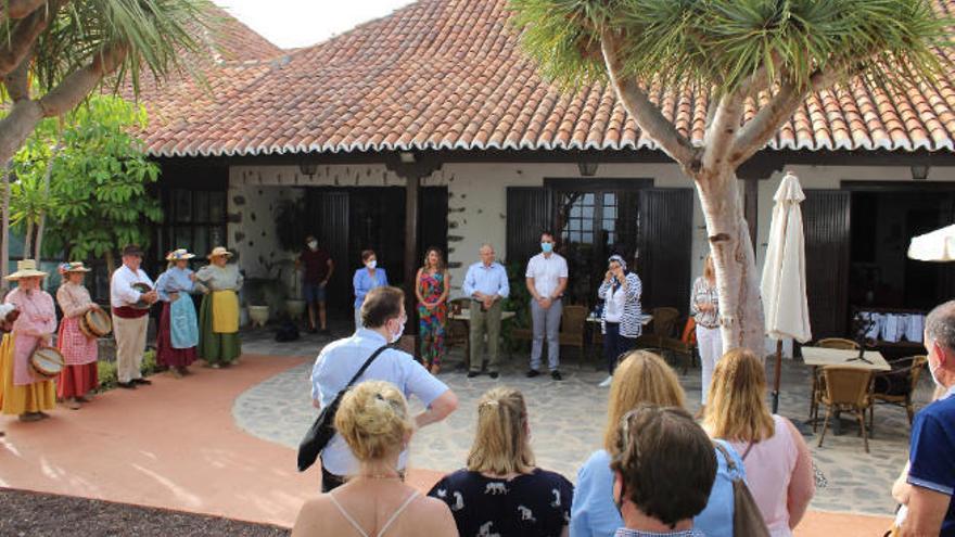 Recepción de la delegación de la OMT en La Gomera.