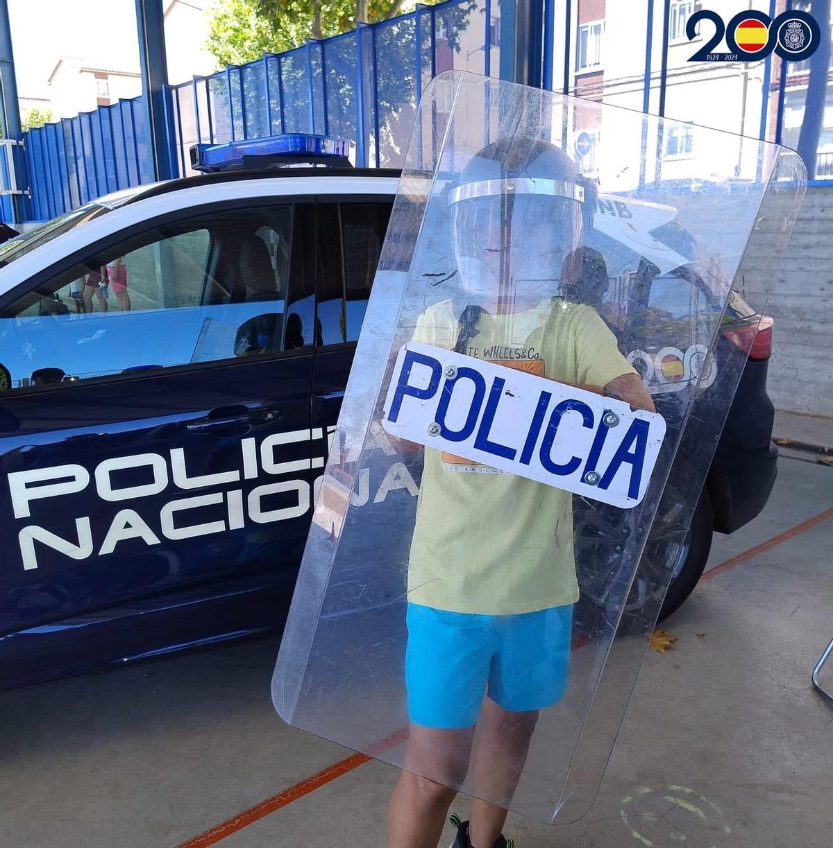 Exhibiciones de la Policía Nacional en los centros escolares