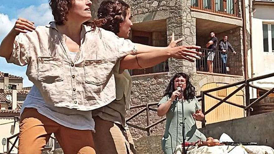 Una cinquantena de persones participen en les caminades «Aigua i memòria» a Sant Fruitós de Bages | AJ. SANT FRUITÓS DE BAGES