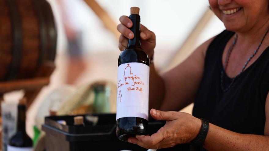 El vino de la cosecha del año pasado, listo para catar. | TONI ESCOBAR