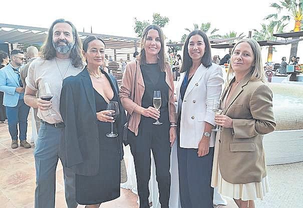 Bernat Fornés, Paula Rincón, Elena Seijas, Mariana Chacón y Mirka Formanova.