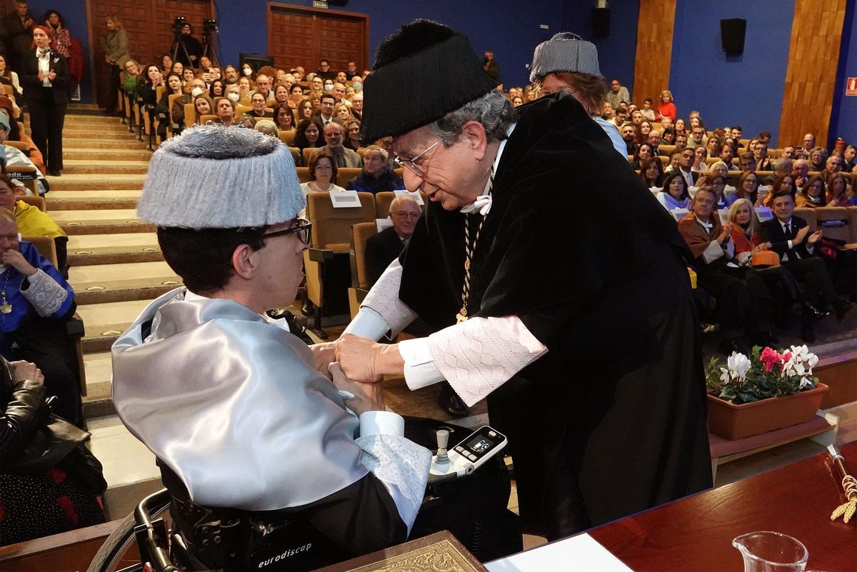 El acto de investidura de nuevos doctores ha recuperado por fin la normalidad este año.
