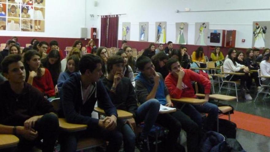 Alcoi, Cocentaina i Muro homenatgen  el «Tirant lo Blanc» amb una  lectura col·lectiva de la novel·la